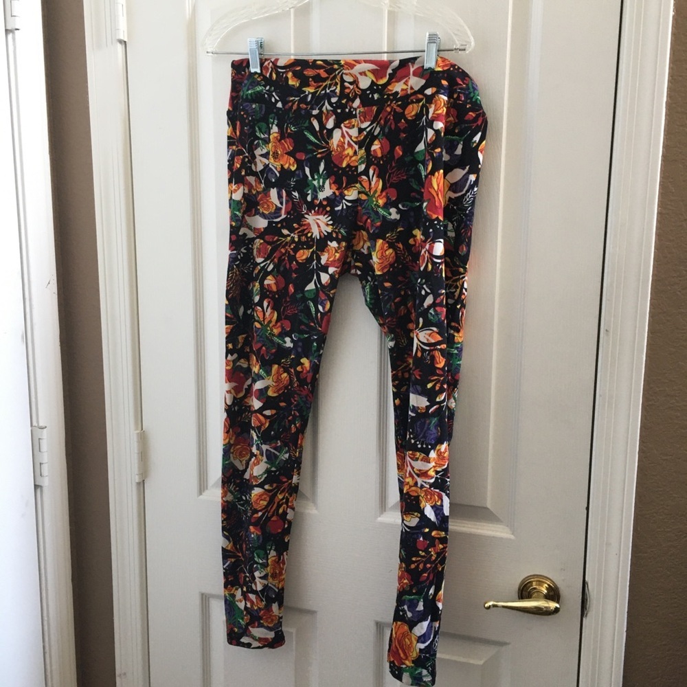 FINAL MARKDOWN Ladies tall and curvy lularoe leggings